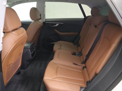 Used 2022 Audi Q8 Premium Plus image 22