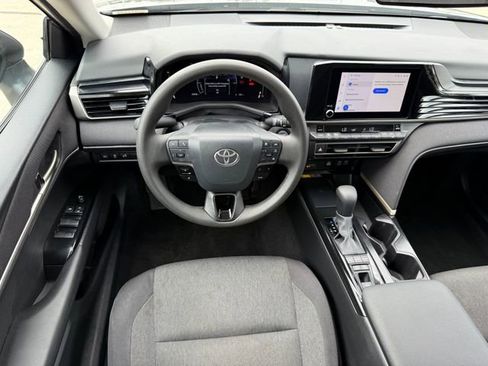Used 2025 Toyota Camry LE image 23