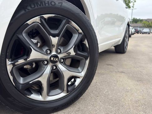 Used 2019 Kia Sorento SX w/ SX Touring Package FWD image 3