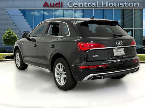 Certified 2023 Audi Q5 2.0T Premium w/ Convenience Package image 3