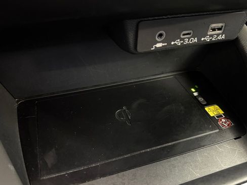 Used 2025 Subaru Forester Premium image 29