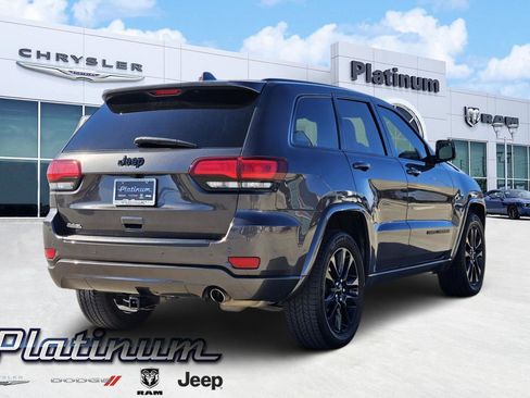 Used 2021 Jeep Grand Cherokee Laredo X image 6