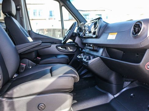 New 2026 Mercedes-Benz Sprinter 2500 image 18