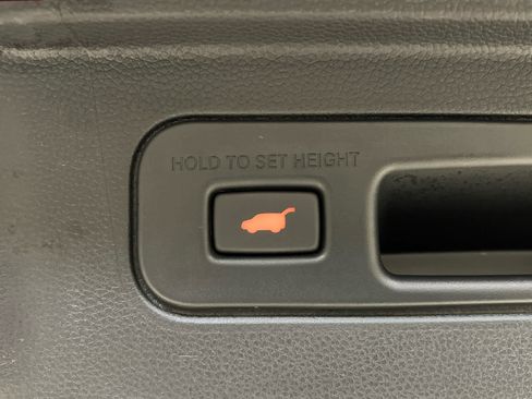 Used 2023 Honda Pilot Touring image 14