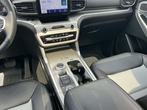 Used 2024 Ford Explorer XLT w/ Equipment Group 202A AWD/4WD image 22