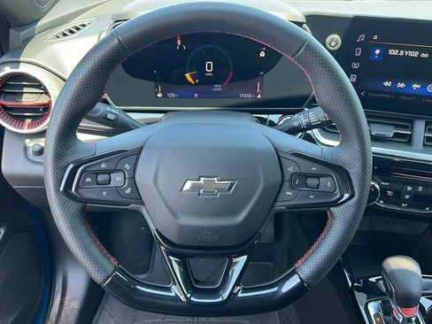 Used 2024 Chevrolet Trax RS w/ Driver Confidence Package FWD image 16