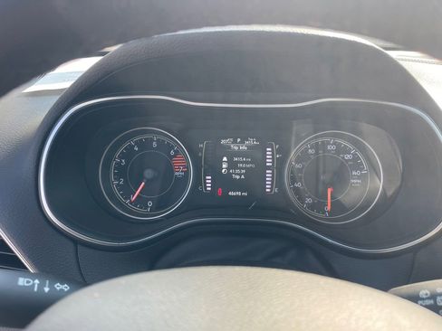 Used 2020 Jeep Cherokee Latitude Plus image 39