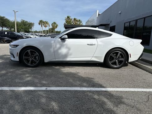 Used 2024 Ford Mustang Coupe RWD image 5
