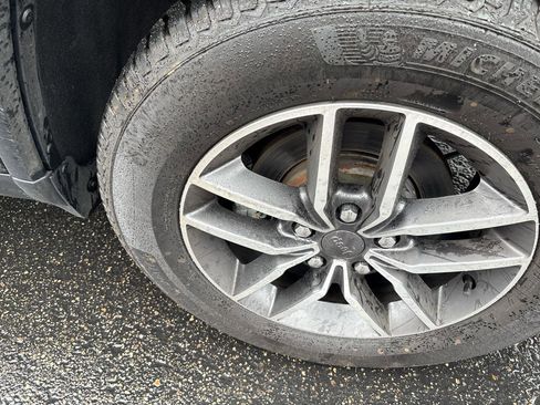 Used 2022 Jeep Grand Cherokee Limited image 5