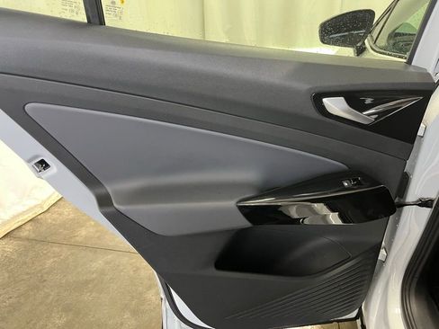 Used 2022 Volkswagen ID.4 Pro image 21