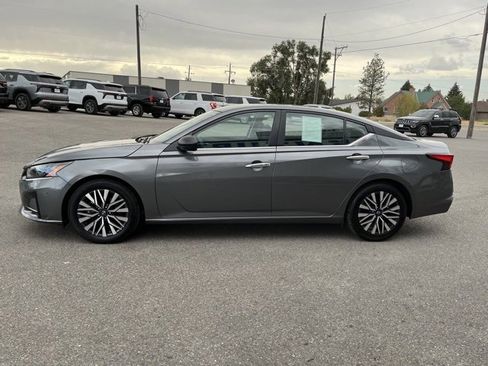Used 2024 Nissan Altima 2.5 SV image 8