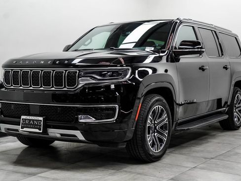 Used 2024 Jeep Wagoneer L Series II w/ Flexible Seating Group image 6