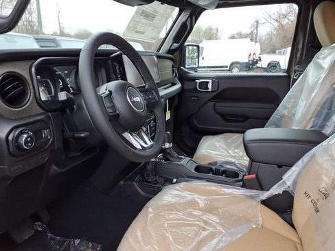 New 2026 Jeep Gladiator Willys AWD/4WD image 13