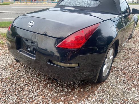 Used 2005 Nissan 350Z Touring RWD image 6