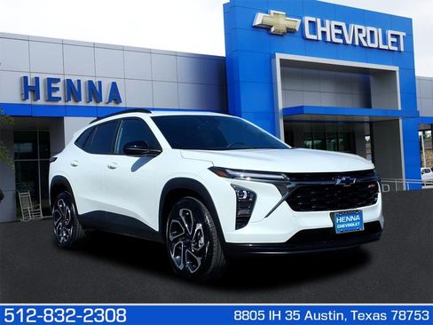 Used 2025 Chevrolet Trax RS w/ Driver Confidence Package image 1