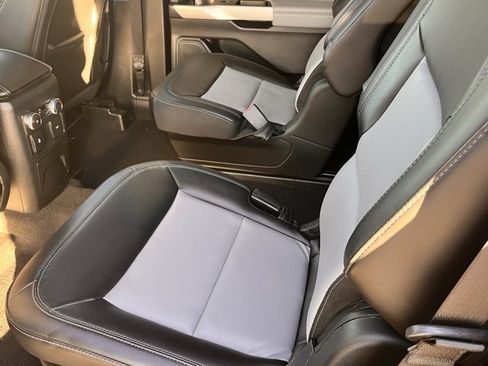 Used 2022 Ford Explorer XLT w/ Equipment Group 202A image 29