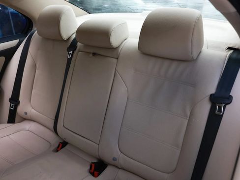 Used 2012 Volkswagen Jetta SE FWD image 18