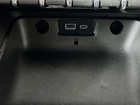 Used 2025 GMC Terrain Elevation image 26