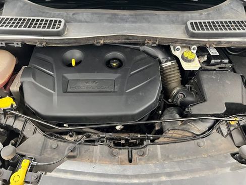 Used 2019 Ford Escape SE FWD image 22