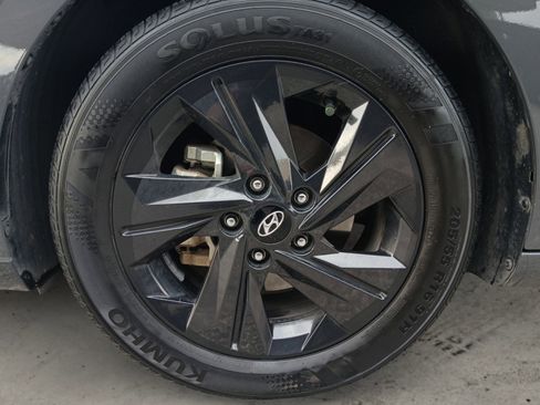 Used 2023 Hyundai Elantra Blue image 14