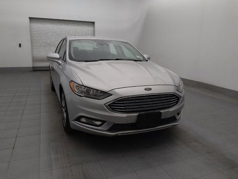 Used 2017 Ford Fusion SE image 14