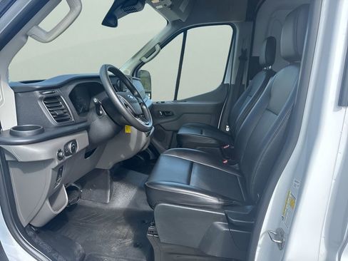 Used 2025 Ford Transit 250 148 Medium Roof image 9