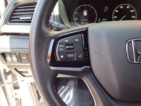 Used 2025 Honda Odyssey Sport-L image 10