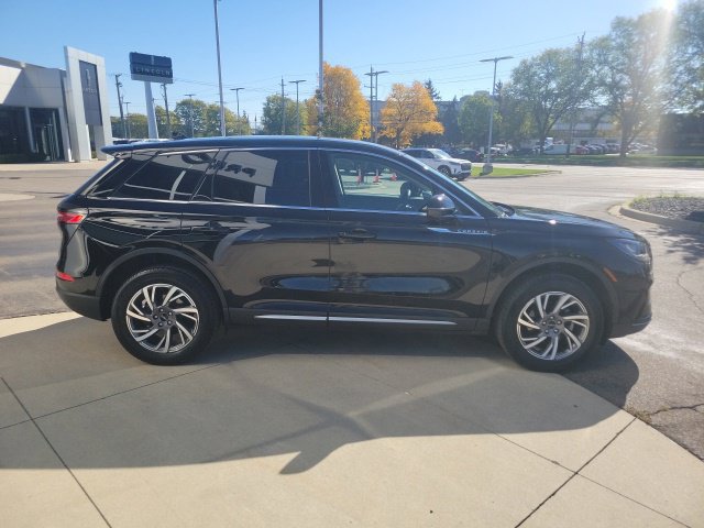 Certified 2024 Lincoln Corsair AWD image 2
