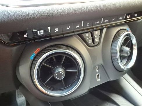 Used 2024 Chevrolet Blazer LT w/ Convenience Package image 32