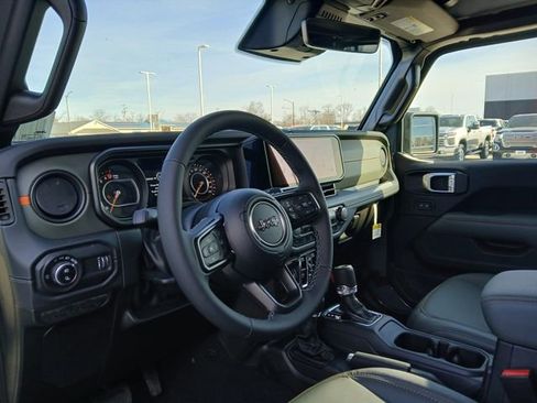 New 2026 Jeep Gladiator Mojave AWD/4WD image 9