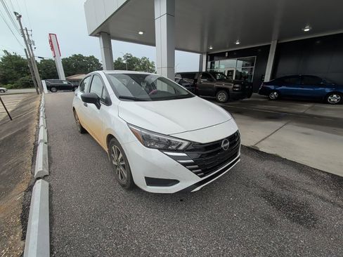 Used 2025 Nissan Versa S w/ S Plus Package FWD image 1