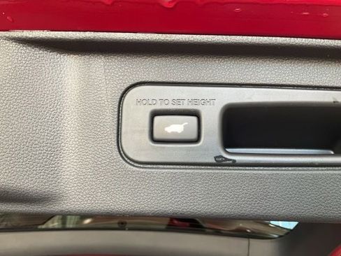 Certified 2025 Honda Pilot Touring image 22