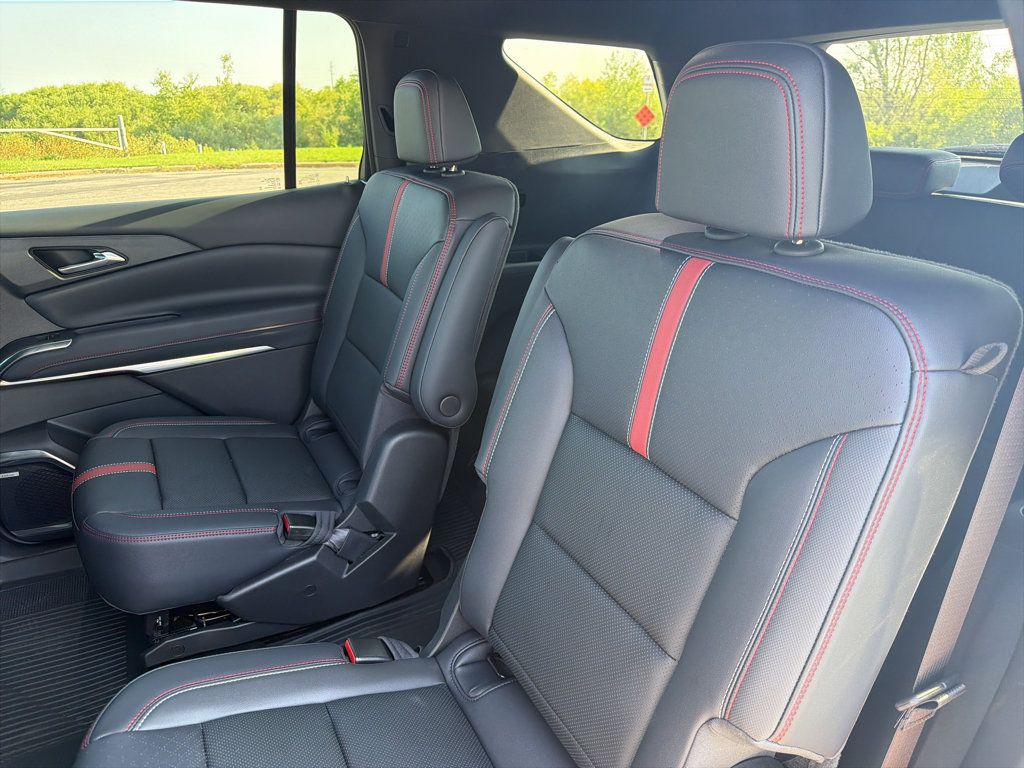 New 2026 Chevrolet Traverse RS w/ LPO, Floor Liner Package AWD/4WD image 37