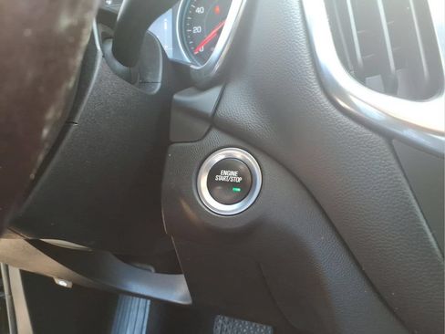 Used 2019 Chevrolet Equinox LT FWD image 12