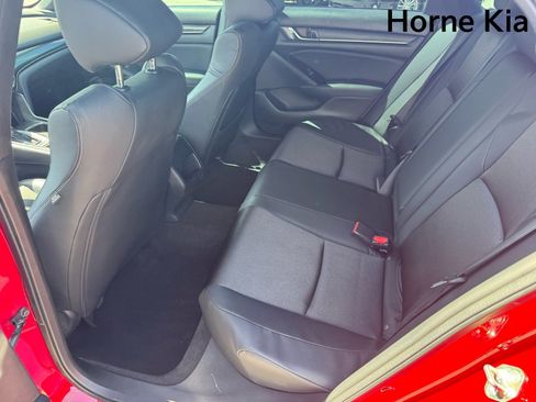 Used 2018 Honda Accord Sport image 12