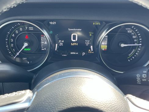 Used 2023 Jeep Wrangler Unlimited Sahara w/ Cold Weather Group AWD/4WD image 24