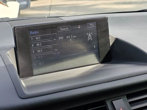 Used 2014 Lexus CT 200h image 34