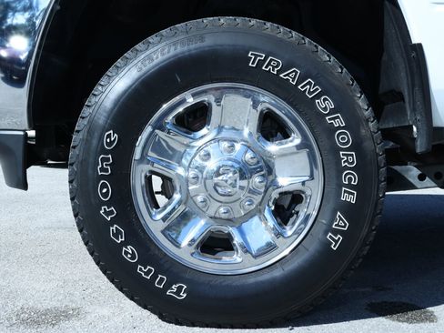 Used 2022 RAM 2500 Tradesman w/ Chrome Appearance Group image 43