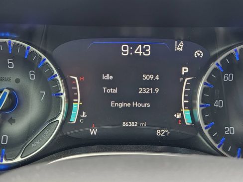 Used 2023 Chrysler Pacifica Limited FWD image 16