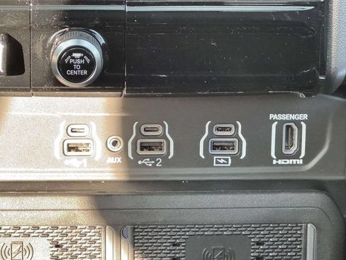 New 2026 RAM 1500 Laramie AWD/4WD image 19