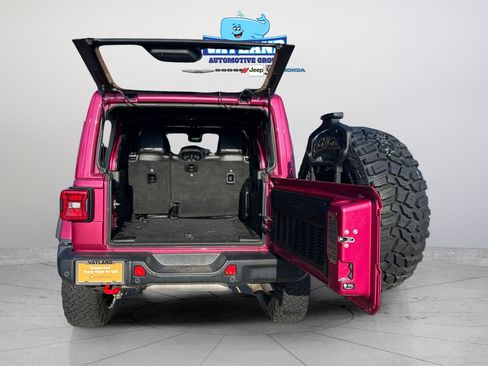 Used 2022 Jeep Wrangler Unlimited Rubicon w/ Xtreme Recon 35" Tire Package AWD/4WD image 36