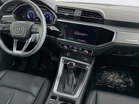 Used 2025 Audi Q3 2.0T Premium w/ Convenience Package image 6