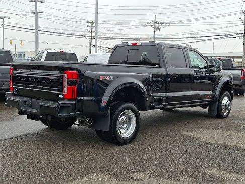Certified 2025 Ford F450 Platinum w/ FX4 Off-Road Package image 11