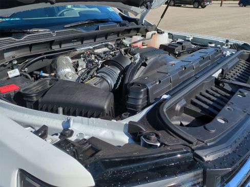 Certified 2025 GMC Sierra 2500 SLT w/ SLT Premium Package image 33