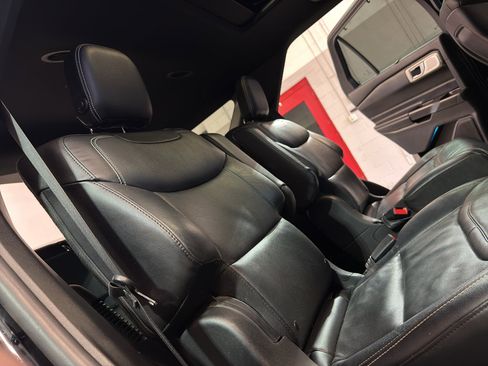 Used 2020 Ford Explorer ST w/ ST Street Pack image 26