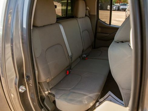 Used 2021 Nissan Frontier SV AWD/4WD image 12