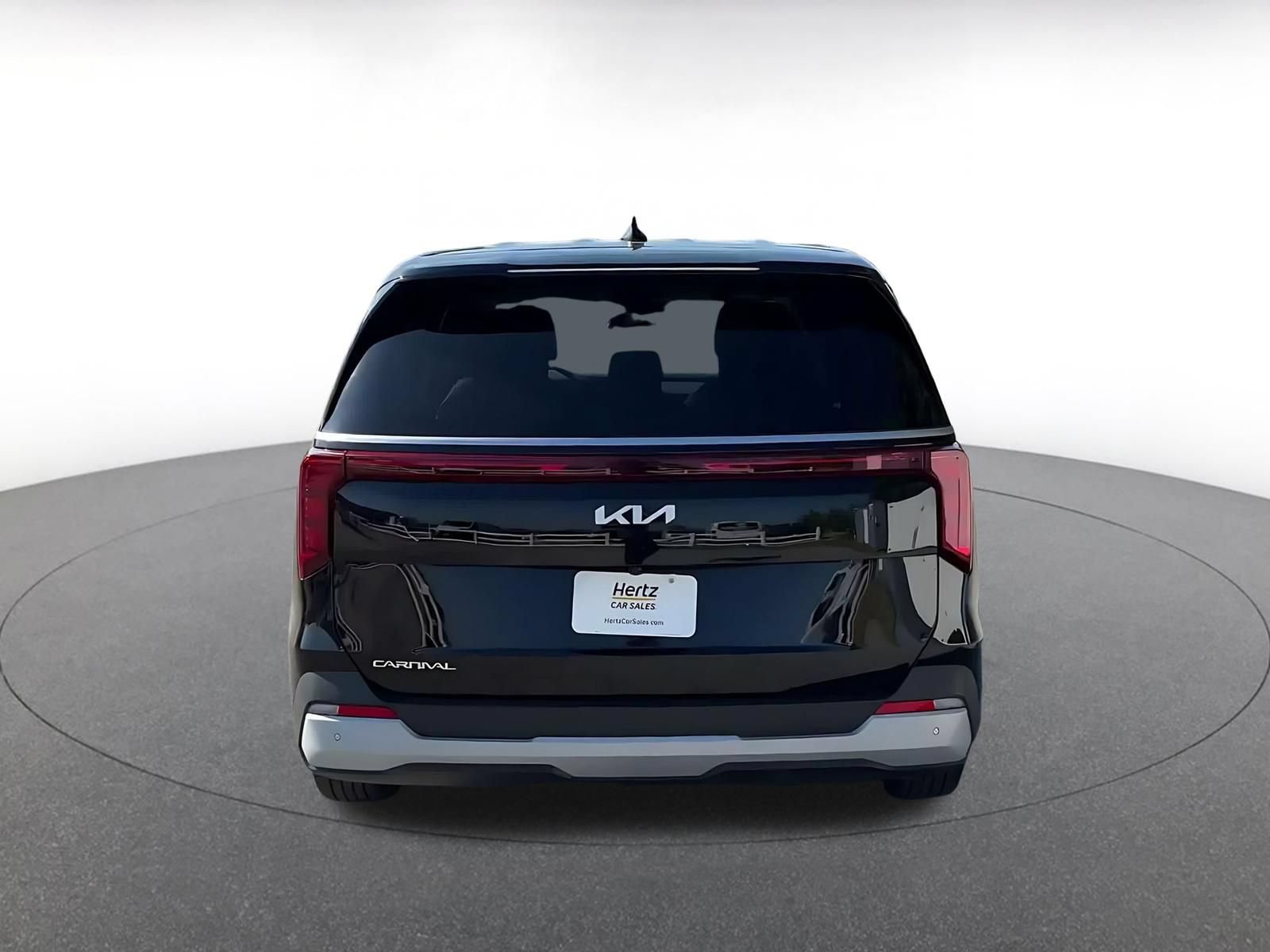 Used 2026 Kia Carnival FWD image 12