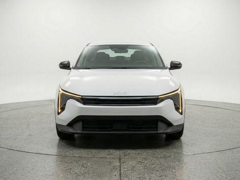 Used 2025 Kia K4 LXS image 2