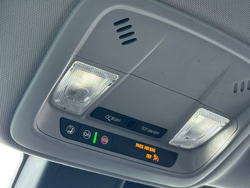 Used 2024 Chevrolet Malibu LT image 24