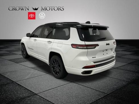 Used 2023 Jeep Grand Cherokee L Summit w/ High Altitude Package AWD/4WD image 4